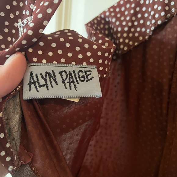 Vintage Alyn Paige brown romper with small white polka dots - Picture 11 of 11